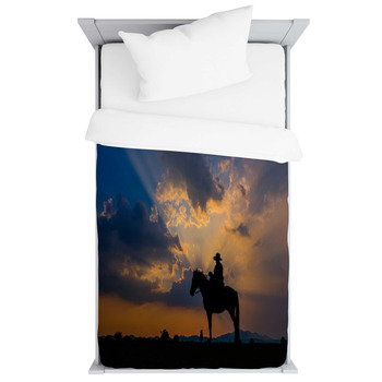 https://www.visionbedding.com/images/theme/a-man-in-a-cowboy-outfit-with-his-horse-toddler-duvet-264880199.jpg