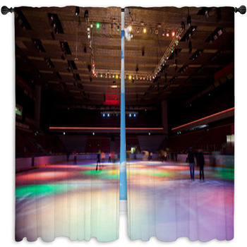 Big Covered Skating Rink With Multi Window Curtain