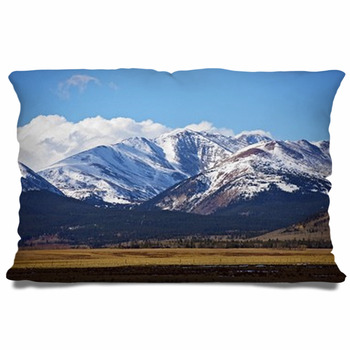 https://www.visionbedding.com/images/theme/colorado-mountains-pillow-case-58765280.jpg