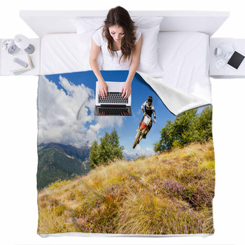 Motocross In Montagna Fleece Bed Cover