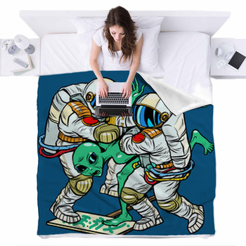 Alien throw online blanket