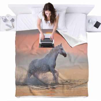 White Horse Runs Gallop Through The Fleece Bed Cover